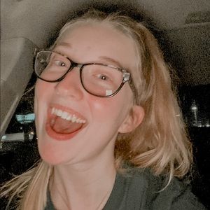 Meet your Posher, Alyssa